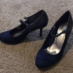 Navy blue pumps size 8